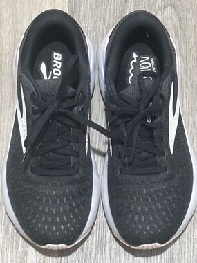 Brooks Women's Black and White Athletic Running Shoes